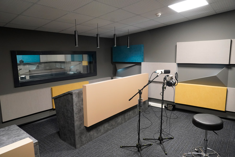 استودیو آنیل - ۰۹